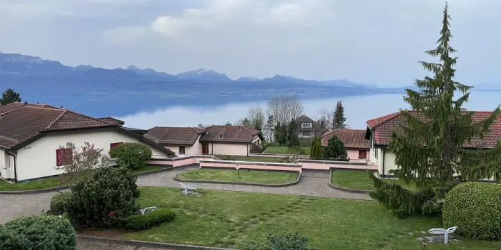 A louer - Appt 4.5 pces - 130m2 + terrasse et balcon - La Croix-Lutry