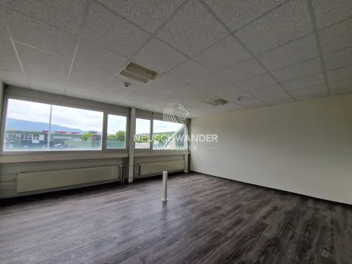 Surface commerciale de 180 m² en cours de rénovation à Delémont à Delémont