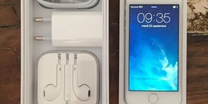 Vends iPhone 5 S doré de 64gb comme neuf