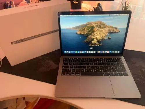 MacBook Air 2019 i5 256gb à Neuchatel