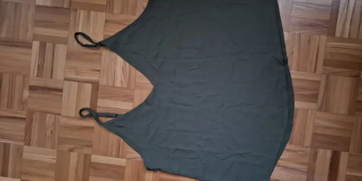 Top Shein vert olive