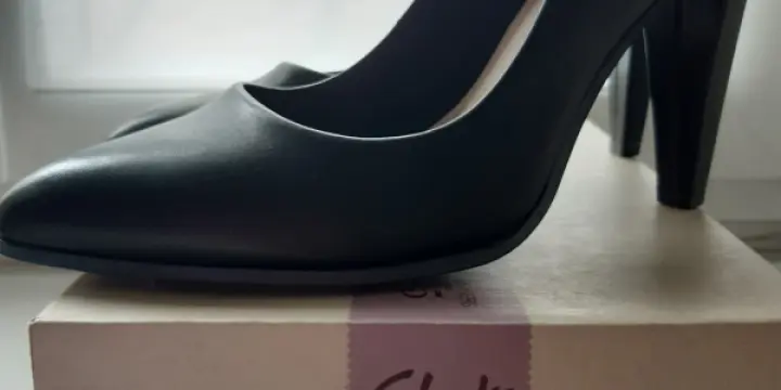 Escarpins noir en cuir Clarks, poiture 37et demie