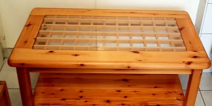 Table de salon en Bois massif, solide et réssistante