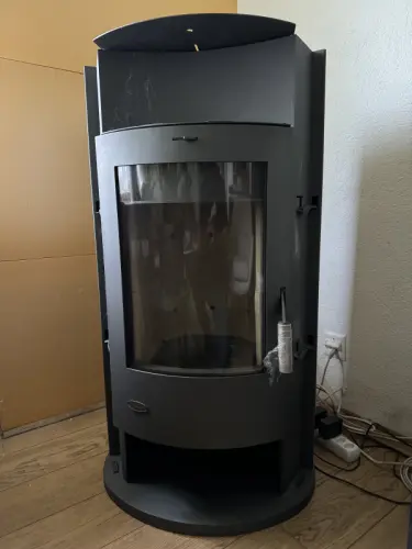 Poêle à bois neuf à Delémont