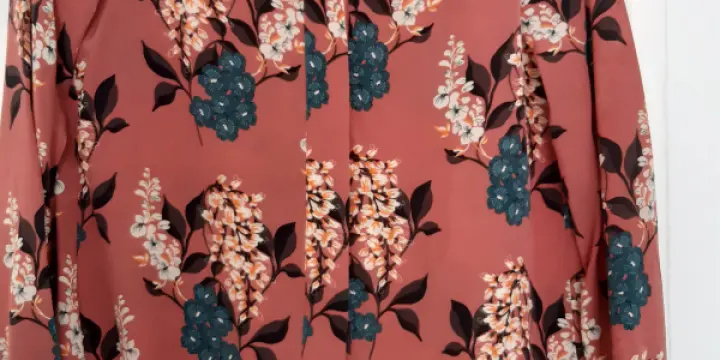 Chemisier floreal fluide satiné Massimo Dutti, taille S