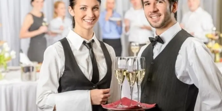 On recherche le serveur (h / f) dans le café