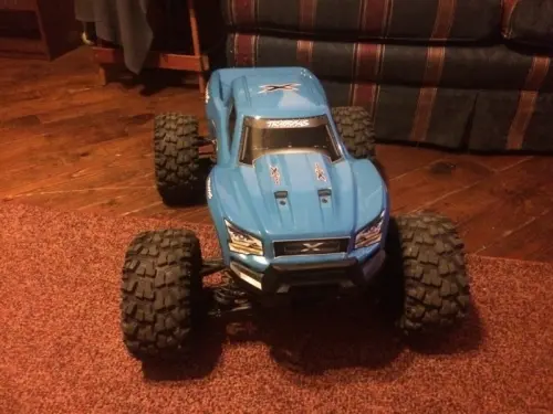 TRAXXAS XMAXX 8S édition limité "Snap On" à Zurich