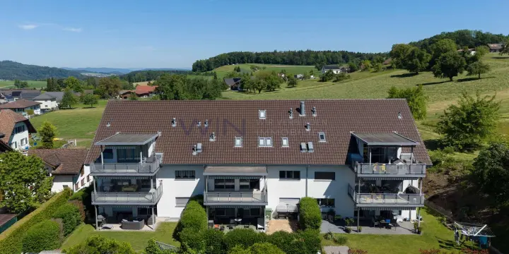 Renovierte 3.5-Zimmer-Wohnung mit Tiefgarage