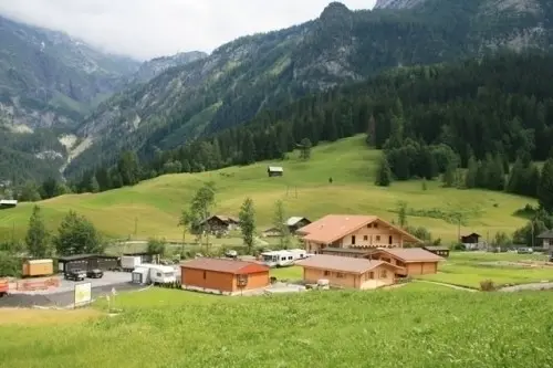 Pavillon dans le Campin de Gsteig/Gstaad à Gsteig