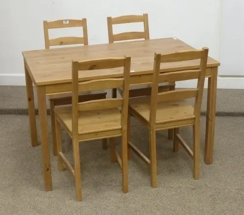 Table avec 4 chaises à Genève
