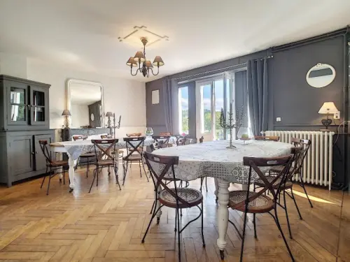 GITE 15 A 19 PERSONNES LAC DE CLAIRVAUX JURA à clairvaux les lacs