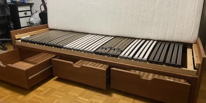 Lit démontable en acajoux massif