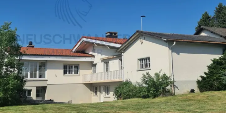 Cadre de vie exceptionnel avec belle vue et grand terrain