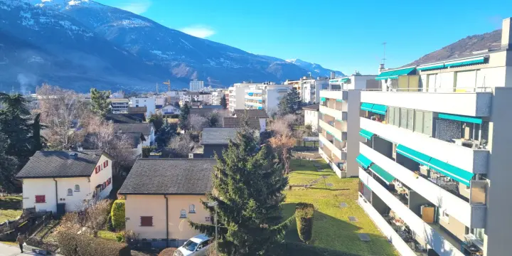 Elégant 4.5p rénové centre ville Sierre