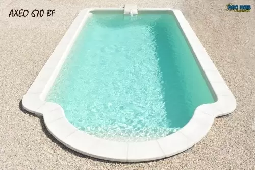 Votre piscine polyester prête à plonger 