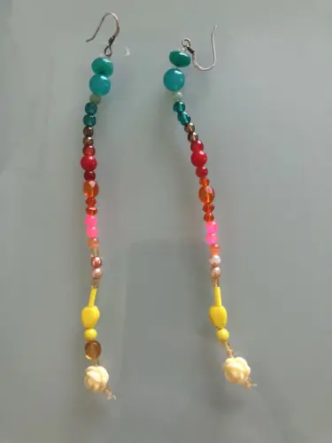 Boucles d'oreilles en perles multicolores à Nyon