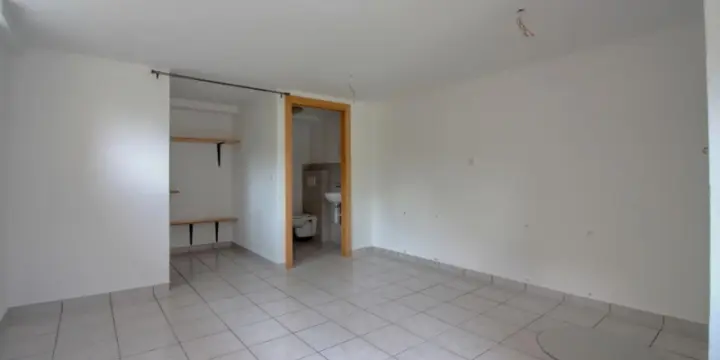 Local commercial à Villette