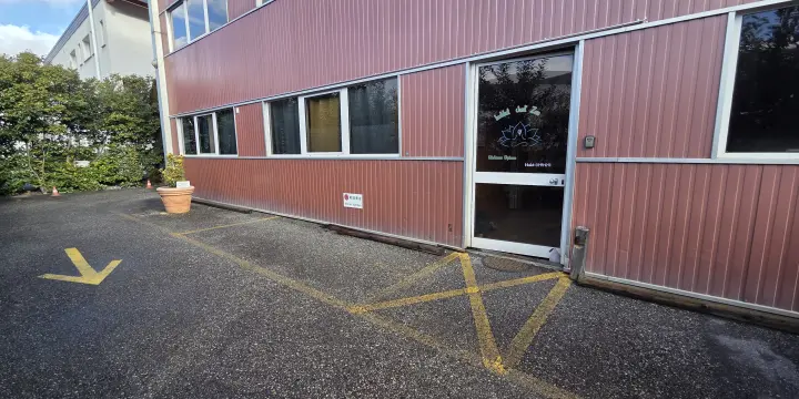 Local commercial Sion