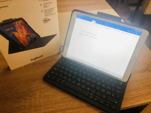 Slim Folio Logitech - iPad Pro 10.5 pouces ou iPad Air 3 à Ecublens