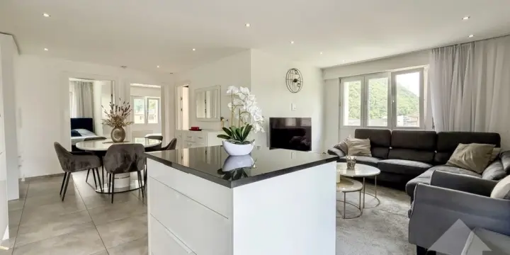 Appartement rénové de 3.5 pces avec place de parc
