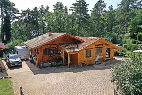Exclusivité - Chalet de charme à Trélex vue lac & Alpes, à 5 minutes de Nyon à Trélex
