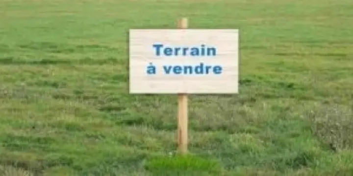 Terrain industriel situé à Riviera