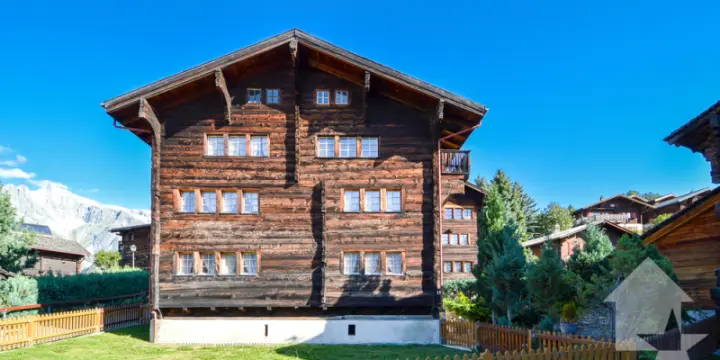 Magnifique Manoir ancien à Goms