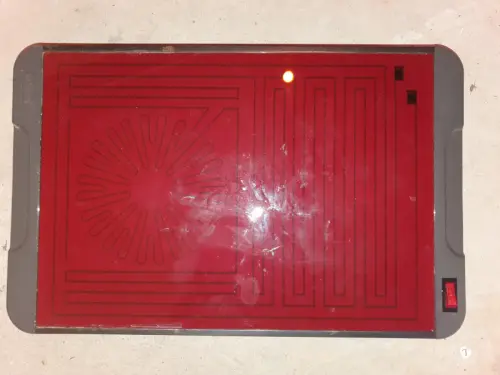 une grande plaque à 1053 Cugy VD