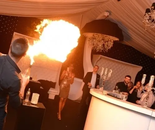 Barmans jongleurs cocktails show feu à Genève