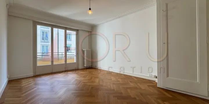 Bel appartement en angle de 3 pièces rafraîchi aux Pâquis