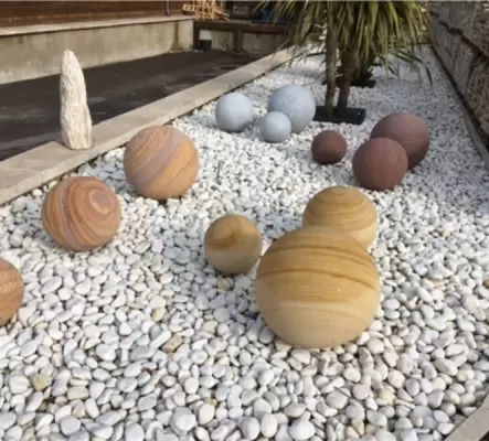Boule de décoration en pierre naturelle