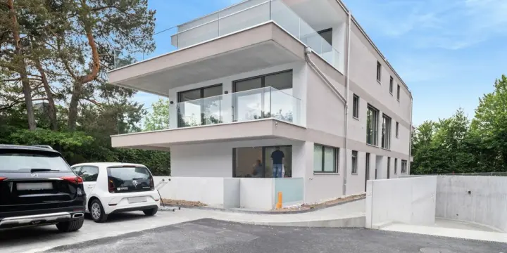 Très beau 4 pièces  moderne avec terrasse à Cologny