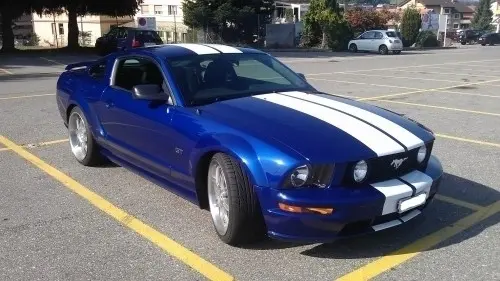 Ford Mustang GT V8 à villars sur glane