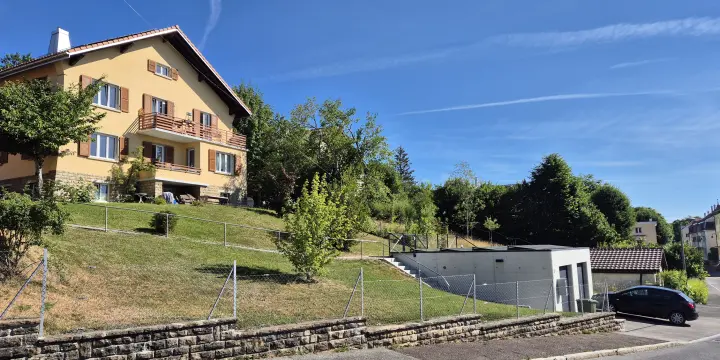 Grande maison à vendre à La Chaux-de-Fonds