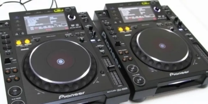 Paire Pioneer CDJ 2000 Lecteur CD mp3 DJ
