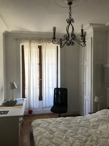 Offre chambre gratuite contre heures d'aide à la personne à Genève