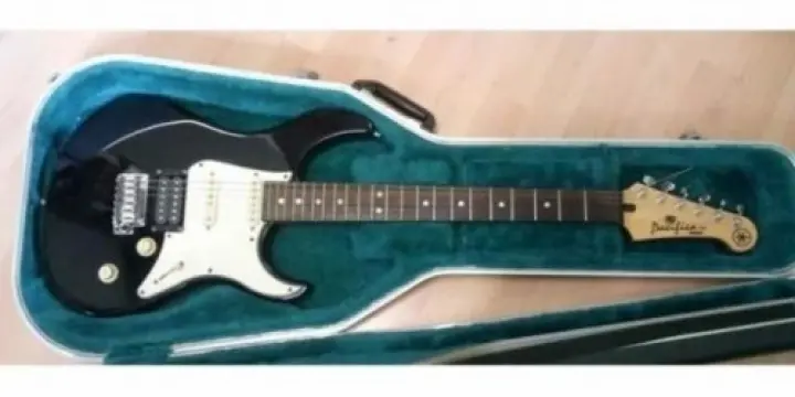 Guitare Yamaha Pacifica 712