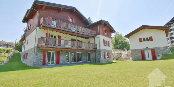 Magnifique immeuble de 3 appartements