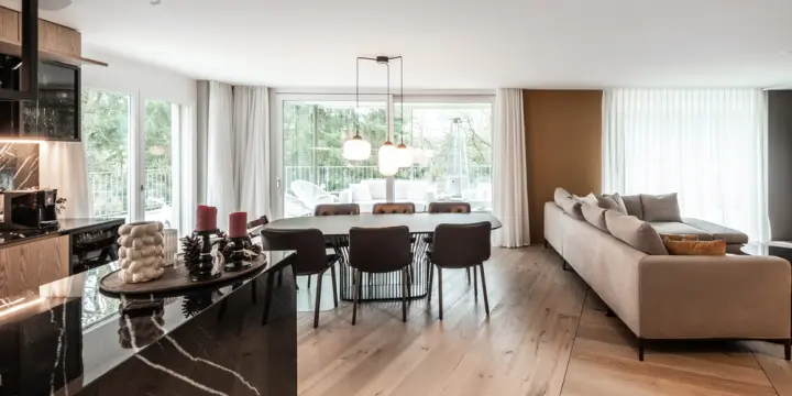 Einzigartiges Design, exklusiver Komfort und Ausblick in die Natur