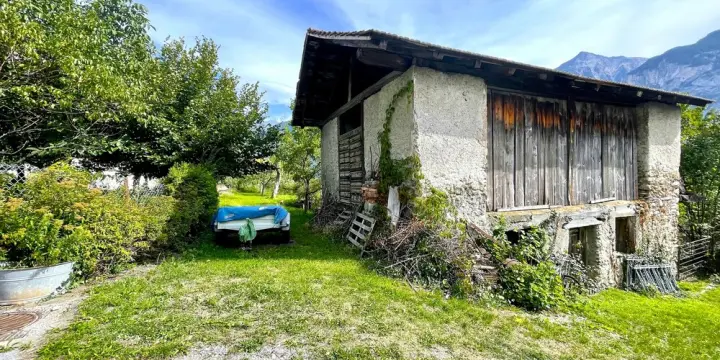 Zum Um- und Ausbauen - Scheune auf 600 m2 Grundstück W2