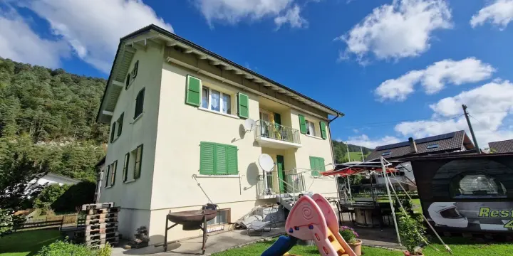 Maison locative de 2 logements à vendre à Vermes