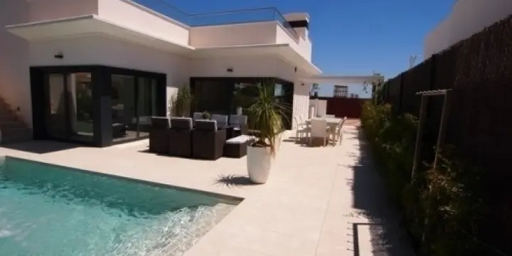 Qualité de Vie dans cette Jolie Villa  E