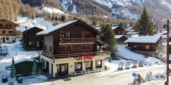 Exceptionnel : bistrot avec duplex 5.5 pièces et studio indépendant