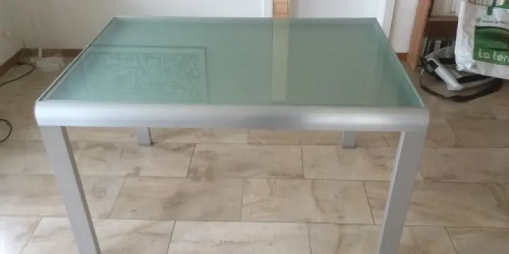 Table design extensible en verre