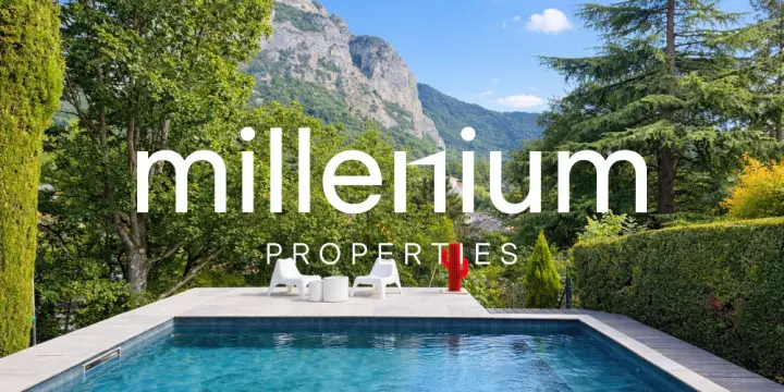 Villa contemporaine avec toit-terrasse et vue dégagée - Proche Genève