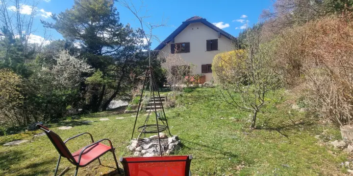 VILLA JUMELLE 5.5 PIÈCES - ENTRE NATURE, CONFORT ET QUALITÉ DE VIE