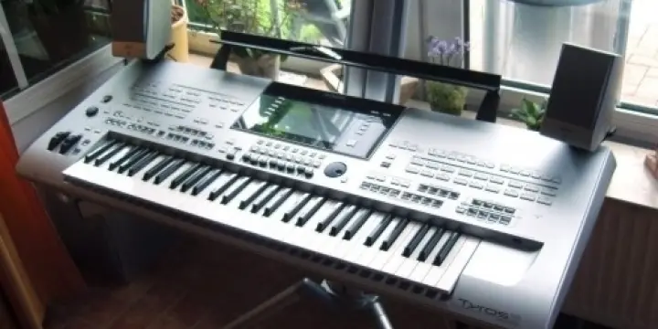 Yamaha Tyros 3 komplett mit Rack