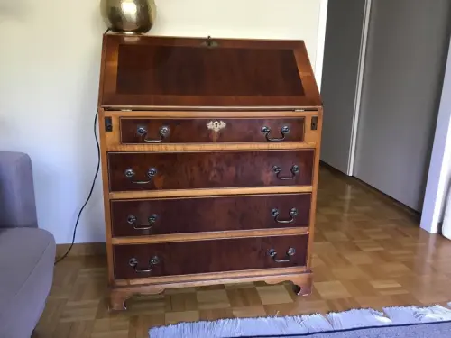 Secrétaire/commode en acajou en excellent état à Cologny