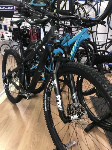 NEW 2019 YETI SB100 29er Sram GX Comp Eagle à Zurich