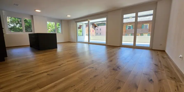 Hell und viel Wohnraum - Im Zentrum mit grosser Terrasse!
